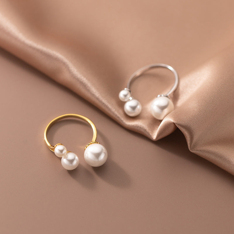 Vera | Verstellbarer Ring mit Süsswasserperlen und Dreieck-Design